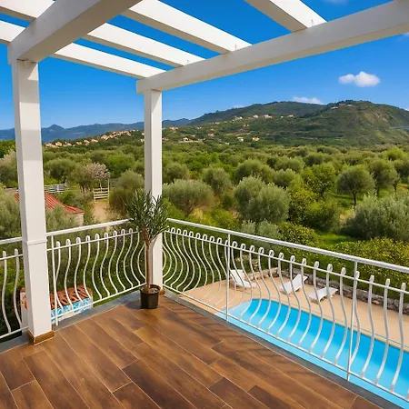 Villa Chiara - Intera Unita Con Piscina, E Vista Panoramica *
